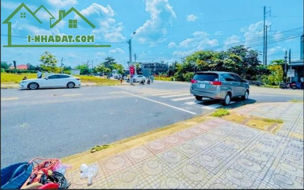 BÁN LÔ GỐC MT (20X100=1.600m2)FULL SHR ,GIÁ 250 TRIỆU SÁT KCN, TRƯỜNG CHỢ KHU Đ - 2