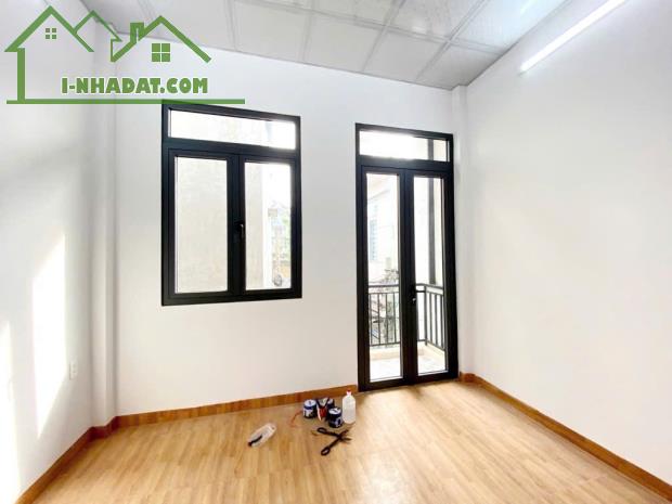 NHÀ ĐẸP- HẺM Ô TÔ ĐỔ CỬA - VÀI BƯỚC RA CÔNG VIÊN - SHR - 2 TẦNG -DTSD: 76M2 - CHỈ 3.8 TỶ - 1