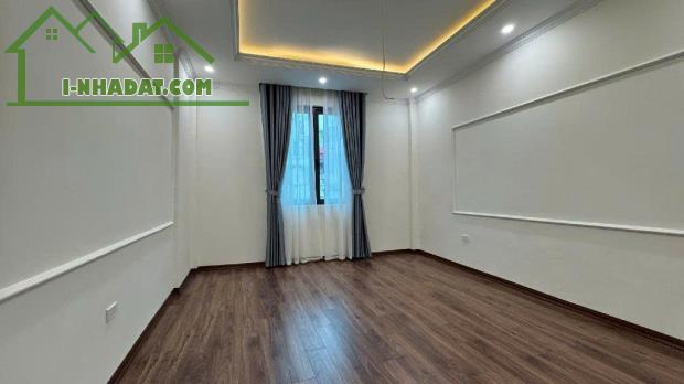 NHÀ 5 TẦNG MỚI TINH THẠCH BÀN - RẺ NHẤT KHU VỰC - Ô TÔ ĐỖ CỔNG - 52M2 GIÁ HƠN 5 TỶ - 3