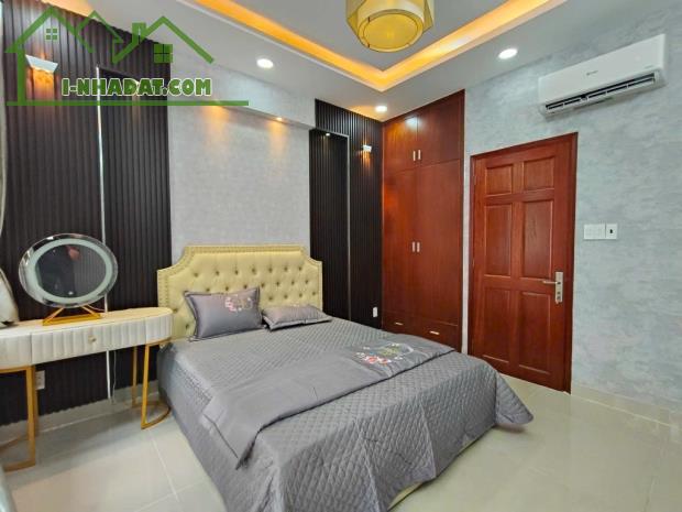 NHÀ ĐẸP QUANG TRUNG GV - GẦN NGÃ 3 VỚI TÂN SƠN - DT 52M² - HXH VÔ NHÀ - CHỈ 6.X TỶ - 4