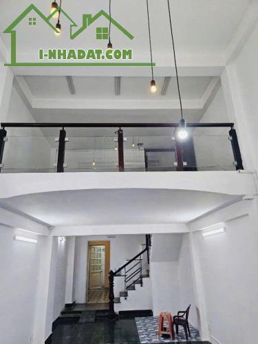 Cho thuê nhà 4 Tầng, 5Pn Mặt tiền đường Tân Sơn Nhì, Tân Phú - 1