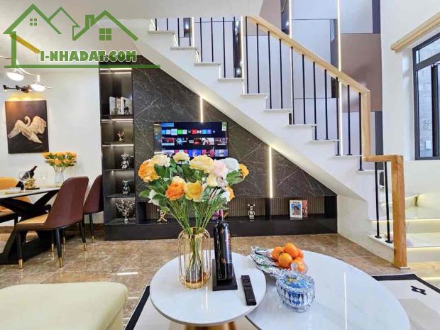 NHỈNH 2 TỶ SỞ HỮU NGAY NHÀ ĐẸP TÔN ĐẢN