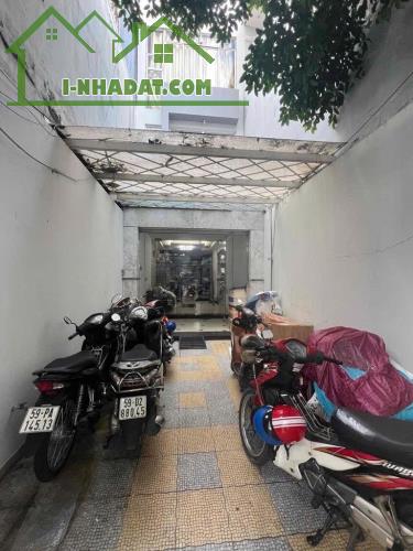 Cho thuê nhà Dt 136m2, 4pn Cộng Hoà P13 Tân Bình
