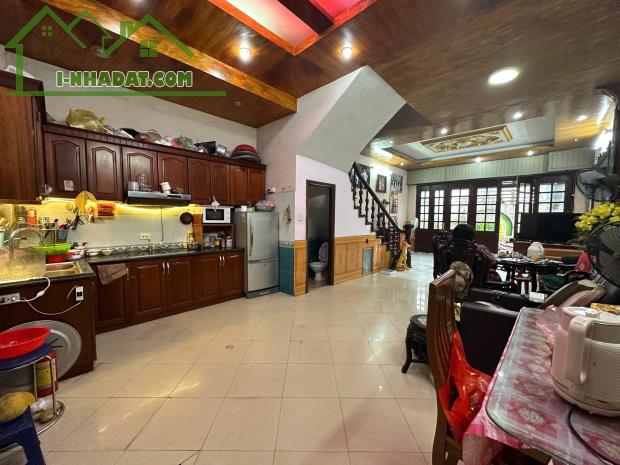 BÁN NHÀ MẶT PHỐ CỰ LỘC 60M-5T-17TY-THANH XUÂN
LH: 0982.769.586