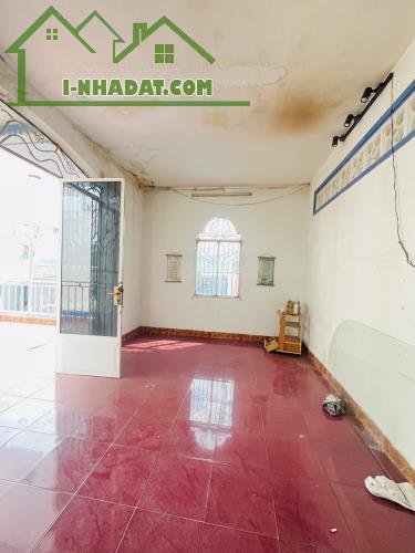 NHÀ GIÁ RẺ, PHAN VĂN HỚN QUẬN 12, 100M2 NGANG 5M, HẺM XE HƠI ĐẬU CỬA CHỈ 5 TỶ 600 - 2