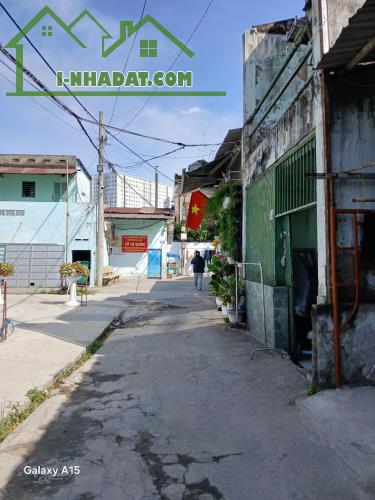 NHÀ GIÁ RẺ, PHAN VĂN HỚN QUẬN 12, 100M2 NGANG 5M, HẺM XE HƠI ĐẬU CỬA CHỈ 5 TỶ 600 - 1