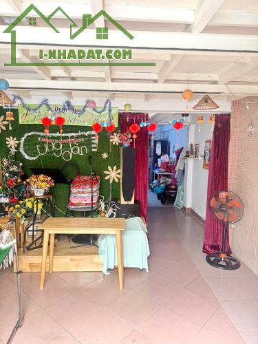 Bán nhà 2 lầu mặt tiền đường Tám Danh Phường 4 Quận 8 - 1
