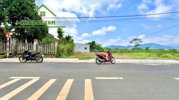 Bán nhanh lô góc 2 mặt tiền ngay trung tâm thị trấn, nằm mặt tiền đường nhựa 7m5. - 2