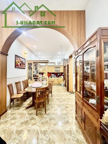 Lô Góc 2 Mặt Tiền - Ngõ Rộng, Nông, To - Mặt Tiền Quyền Lực - Dân Trí Cao - 1