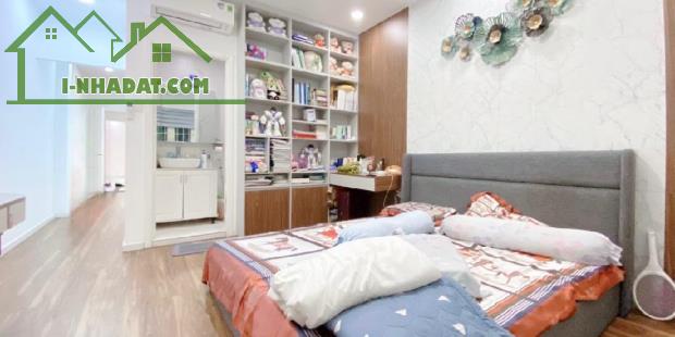 Bán Gấp Nhà Đẹp Nở Hậu 4m x 25m,3Pn Trần Xuân Soạn ,Q.7 ,Nhĩnh 9 Tỷ. - 4