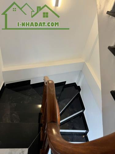 Trung tân đống đa , nhà xây mới , dt 50m2  x 5 tầng , 8 ngủ vệ sinh kép kín , giá 7.5tỷ - 3