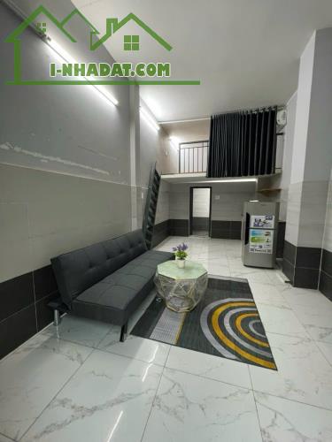 MẶT TIỀN 5 TẦNG- GẦN CHỢ CÂY XOÀI

6M NGANG - 12 PHÒNG - D TIỀN 55TR/ THÁNG - 2