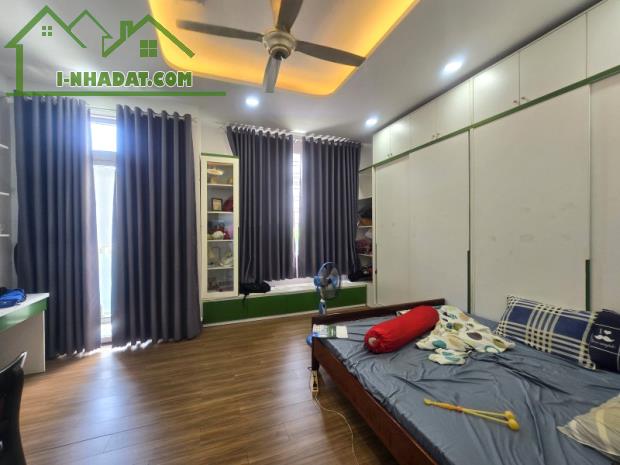Bán Nhà 3 Tầng Mới Đẹp Hẻm Xe Hơi 56m2_5.3*10.5 Gần Vincom Lê Văn Việt  Chỉ 6.3 tỷ Hiếm Có