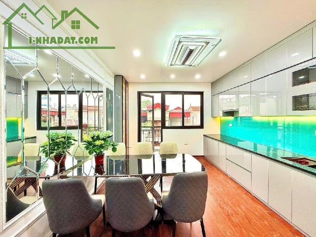 Bán nhà Xuân La Khu Phân Lô Quân Đội - 50m2 - Oto Vào Nhà - trước nhà 3 oto trách - 14,95 - 2