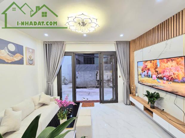 🏡 SIÊU PHẨM TRƯƠNG ĐỊNH- NHÀ 5 TẦNG MỚI- NGÕ THÔNG 2.5M- SÁT ÔTÔ TRÁNH- CHỈ 6.83 TỶ🏡 - 2