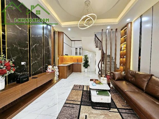 Bán Nhà Mỹ Đình, Nhà Đẹp ở Ngay, Ngõ Thông, An Ninh Tuyệt Đối, Hàng Hiếm 35m2, Giá 6.Tỷ