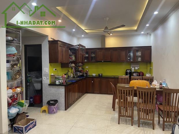 Nhà 5 tầng Dân xây Giang Biên, ô tô tránh, gần hồ, ô chờ thang máy 90m, MT 5m, nhỉnh 15tỷ - 4