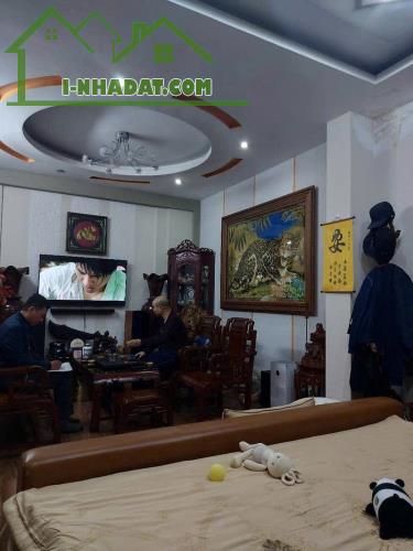 PHÁO ĐÀI LÁNG - NHÀ ĐẸP Ở LUÔN - TẶNG NỘI THẤT XỊN SÒ -  Ô TÔ ĐỖ CỬA - SỔ VUÔNG BÁNH CHƯNG