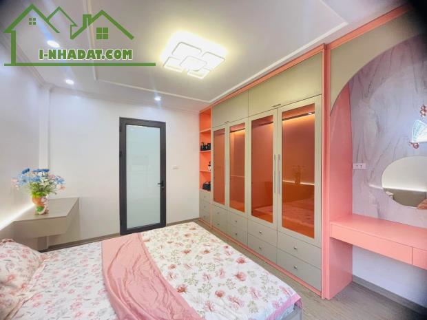 MẶT NGÕ HỒNG MAI - 20M RA PHỐ - ÔTÔ  ĐỖ CỬA - FULL NỘI THẤT XỊN SÒ - GIÁ 5.66TỶ - 2