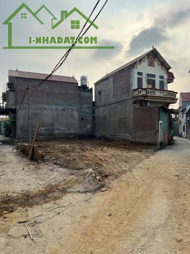 Dành cho cá mập tìm hàng phân lô -Lô góc 160m full thổ làn 2 QL6- giáp KCN Đông Phú Yên - 1