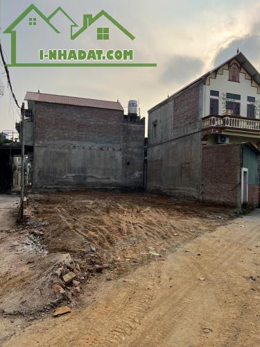 Dành cho cá mập tìm hàng phân lô -Lô góc 160m full thổ làn 2 QL6- giáp KCN Đông Phú Yên