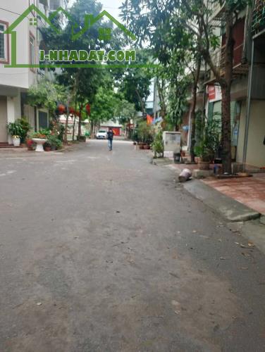 HÀNG XÓM PARK CITY HÀ ĐÔNG RẺ NHẤT KHU VỰC ĐẤT PHÂN LÔ VỈA HÈ Ô TÔ TRÁNH