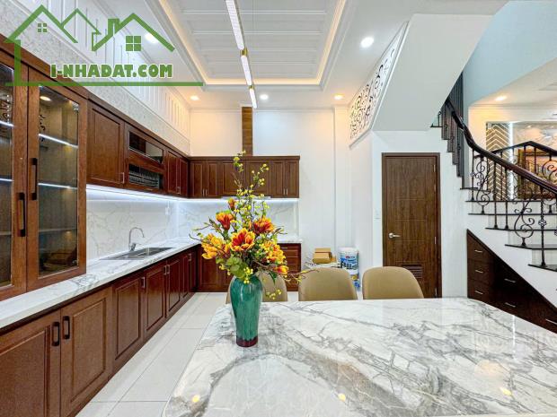 BÁN NHÀ HẺM XE HƠI NGUYỄN THỊ THẬP, TÂN PHÚ, QUẬN 7 - GIÁ 9,27 TỶ - 2