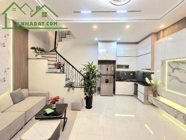 NHÀ ĐẸP PHỐ MINH KHAI - 33M 5 TẦNG 3 NGỦ GIÁ CHÀO 7,7 TỶ - 1