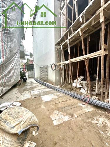 BÁN NHÀ TƯƠNG CHÚC NGŨ HIỆP, Ô TÔ ĐỖ CỬA, ĐANG HOÀN THIỆN, MẶT TIỀN CỰC RỘNG - 2