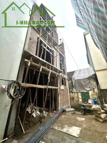 BÁN NHÀ TƯƠNG CHÚC NGŨ HIỆP, Ô TÔ ĐỖ CỬA, ĐANG HOÀN THIỆN, MẶT TIỀN CỰC RỘNG - 1