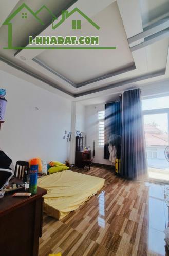 Nhà đẹp Hiệp Phú, hẻm 6m, xe hơi vào tận cửa, gần Ngã Tư Thủ Đức, 4PN, chỉ 7,9 tỷ! - 2
