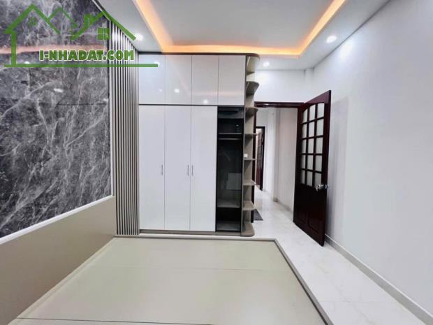 BÁN NHÀ LẠC LONG QUÂN - Ô TÔ CÁCH 10M, NĂM Ờ MẶT NGÕ THÔNG - AN SINH TỐT - 1