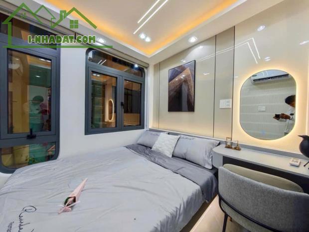 TOÀ NHÀ MẶT TIỀN KINH DOANH SẦM UẤT ĐỒNG ĐEN TÂN BÌNH, CÓ HẦM ĐỂ XE - 5 TẦNG 60M2 CHỈ - 3