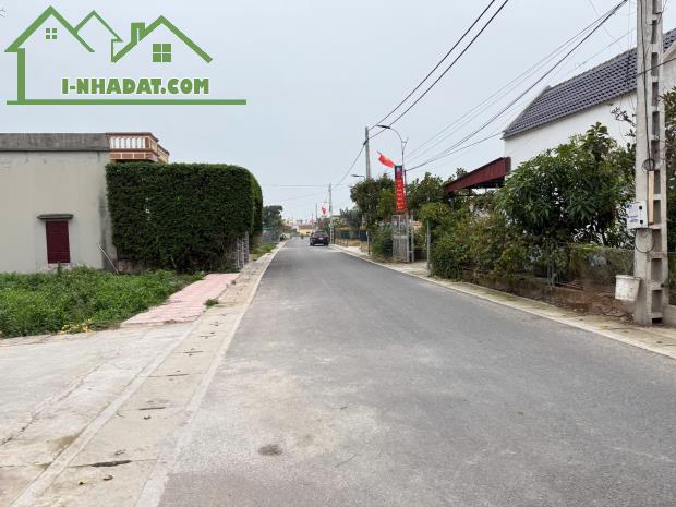 Bán gấp lô đất trung tâm thị trấn 100m2 mặt tiền 5m giá chỉ hơn 10 triệu