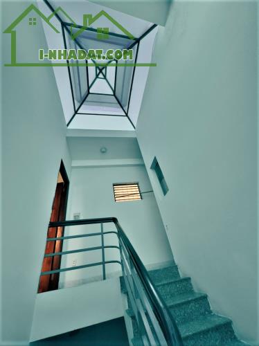 11 TỶ HƠN - HẺM Ô TÔ 7 CHỖ SÁT MẶT TIỀN - TÂN ĐỊNH Q1 - 60M2 (4x15) A4 - 4 TẦNG 3PN LỚN - 3