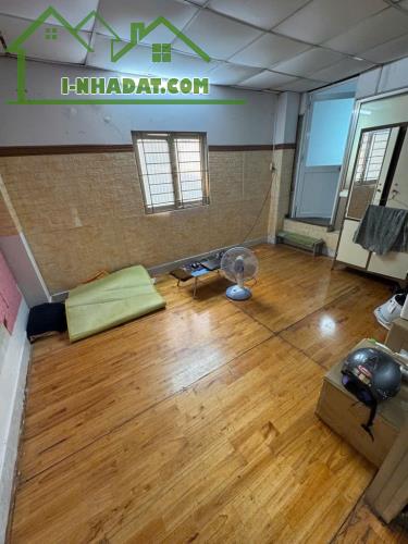 BÁN LẠC LONG QUÂN, Tân Bình, HẺM XE HƠI, Gần mặt tiền, 2 tầng BTCT, 49m2, ngang 4,1m, chỉ - 1