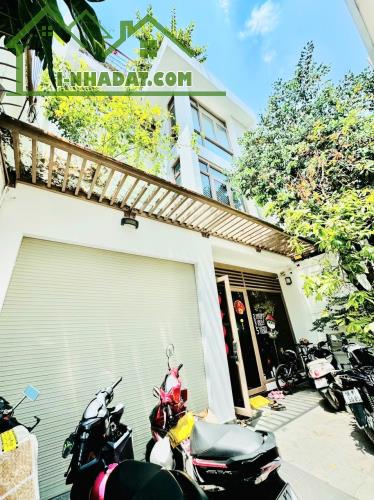 7,4x27m biệt thự khu Kiều Đàm Q7 - 3 tầng đẹp - giá 26,9 tỷ