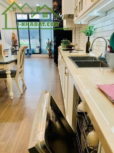 BÁN NHANH NHÀ Hoàng Hoa Thám 45M² 5 TẦNG - MẶT TIỀN 5.2m - 12 tỷ 2 - LÔ GÓC - NGÕ THÔNG - 1