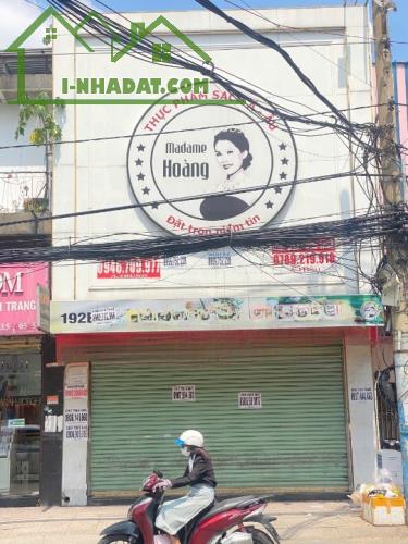 Cho thuê nhà mặt tiền 192B CMT8, P10, Q3. trệt, 3 lầu, DT 500m2  ngang 7m chỉ 90tr
