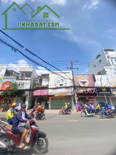 Cho thuê nhà mặt tiền 192B CMT8, P10, Q3. trệt, 3 lầu, DT 500m2  ngang 7m chỉ 90tr - 1