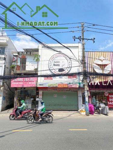 Cho thuê nhà mặt tiền 192B CMT8, P10, Q3. trệt, 3 lầu, DT 500m2  ngang 7m chỉ 90tr - 2