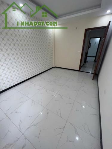💥 CƠ HỘI VÀNG CHO BẠN SỞ HỮU NGÔI NHÀ MỚI TOANH, VỊ TRÍ SIÊU THUẬN LỢI CHỈ 5P DI CHUYỂN - 2