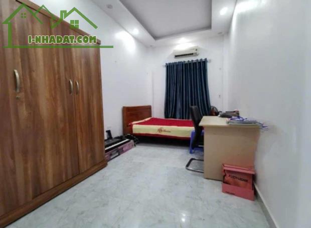 Gia đình mở rộng kinh doanh nên bán nhà để đầu tư vào dự án nhà xưởng
GIÁ HỜI – NỞ HẬU - 1