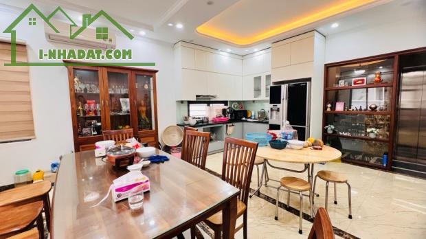 Bán nhà Ngọc Thụy, nhà đẹp, ngõ thông, ô tô tránh - DT 51m2, 5 tầng, 5m - Chào 14.2 tỷ. - 3