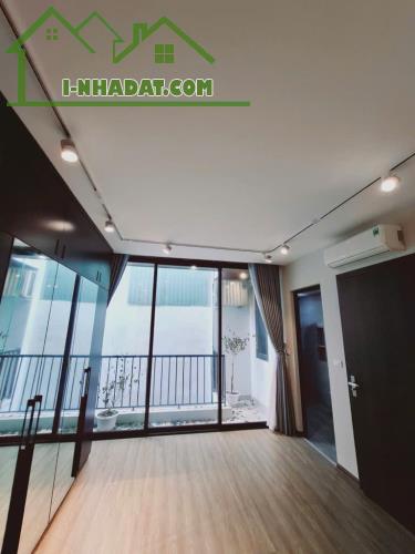 NHÀ ĐẸP - NGỌC THUỴ DT 32M  : 5 Tầng - Nhà đẹp tiện ích xung quanh - 3