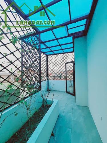 NHÀ ĐẸP - NGỌC THUỴ DT 32M  : 5 Tầng - Nhà đẹp tiện ích xung quanh