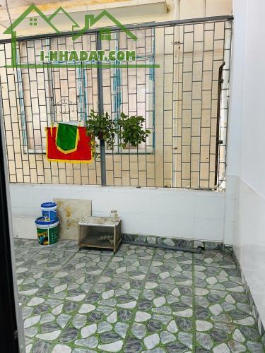 Cần Bán Gấp Căn Nhà Dân Xây Ở Tô Hiệu,HĐ,Ô Tô Đỗ Ngay Cạnh Nhà.Gía 8.8Tỷ CóTL