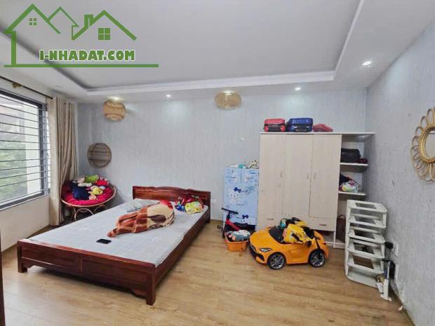 Chính chủ bán gấp nhà Trung Tâm Mỹ Đình 5T*9MT oto đỗ cửa, gần chợ và nhiều trường học - 2