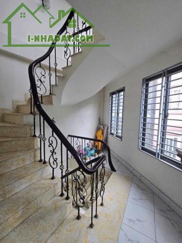 Chính chủ bán gấp nhà Trung Tâm Mỹ Đình 5T*9MT oto đỗ cửa, gần chợ và nhiều trường học - 1