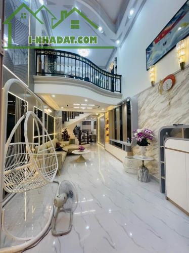 Bán nhà Âu Dương Lân, Quận 8 - 66m2, 3 tầng, hẻm xe hơi, 6 tỷ 2
